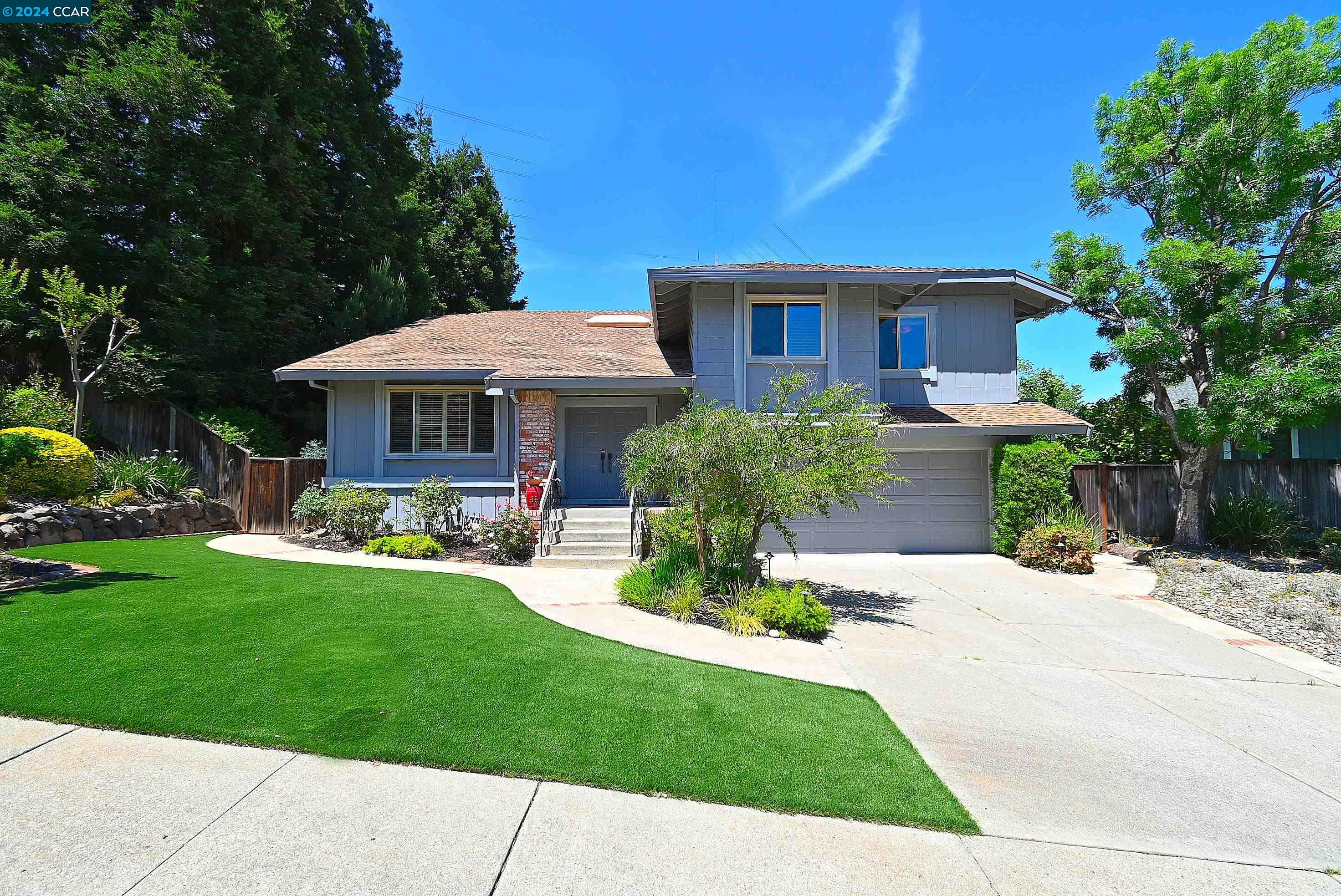 The Murtagh Team | Julia Murtagh Owner & Founder | Compass REALTOR® DRE #01751854 in Pleasanton, CA (3)