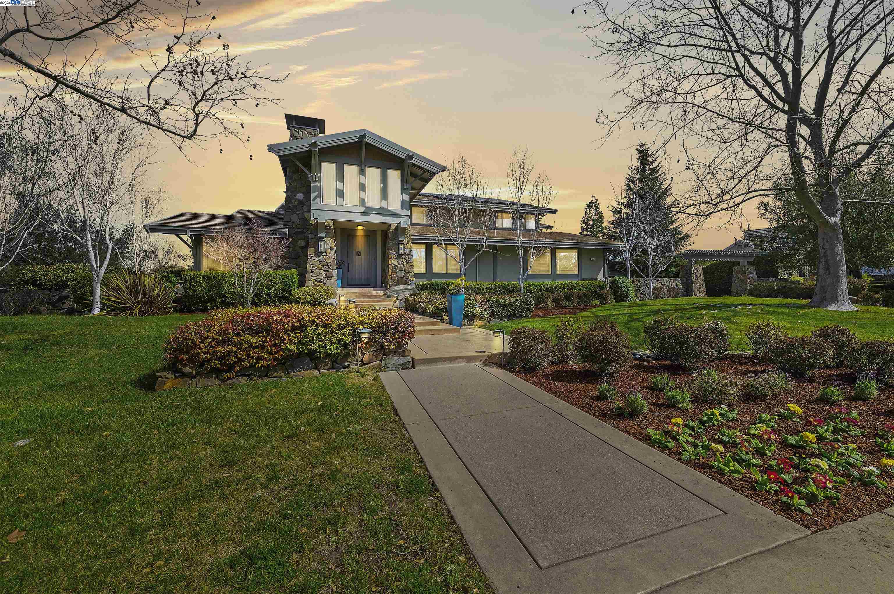 The Murtagh Team | Julia Murtagh Owner & Founder | Compass REALTOR® DRE #01751854 in Pleasanton, CA (4)