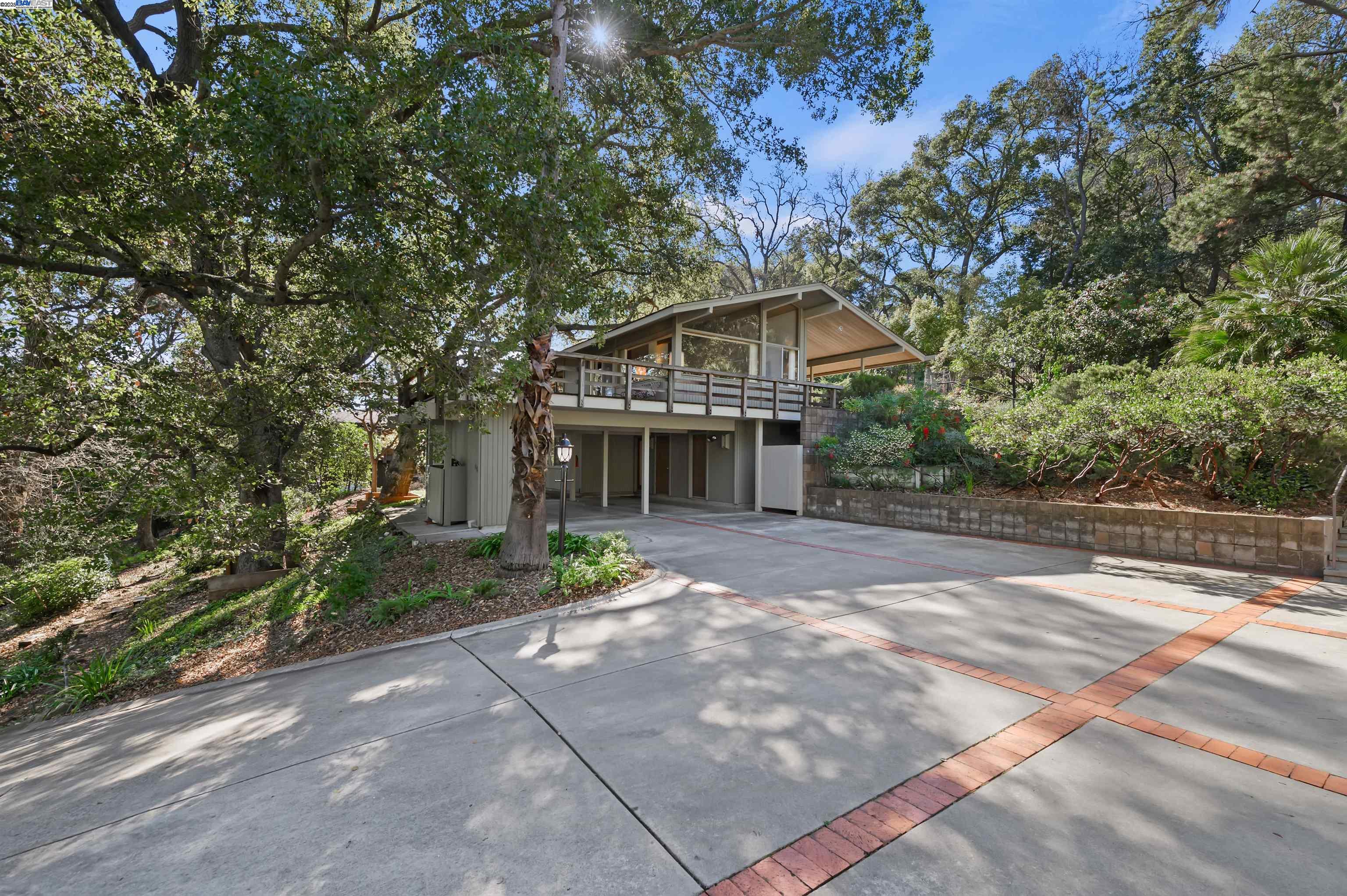 The Murtagh Team | Julia Murtagh Owner & Founder | Compass REALTOR® DRE #01751854 in Pleasanton, CA (6)