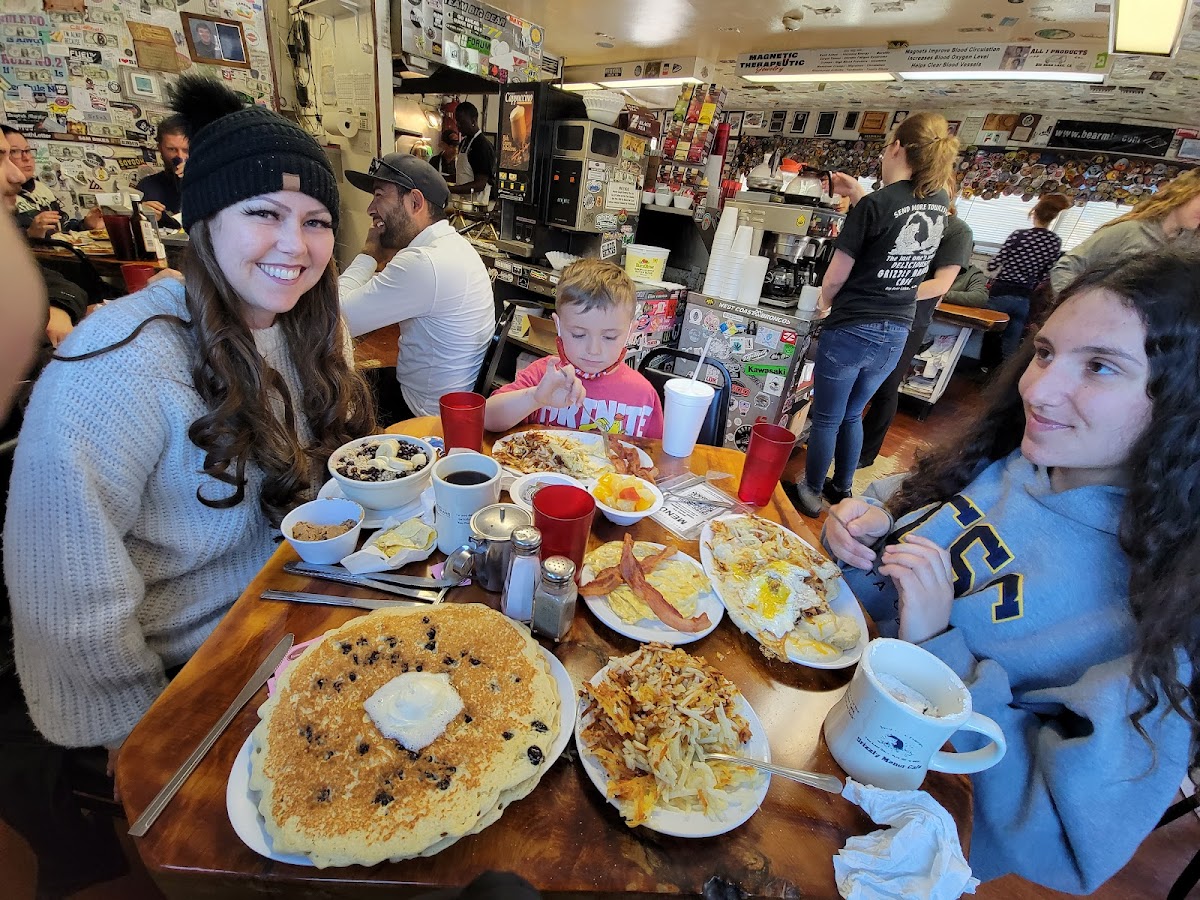 Grizzly Manor Cafe in Big Bear Lake, CA (3)