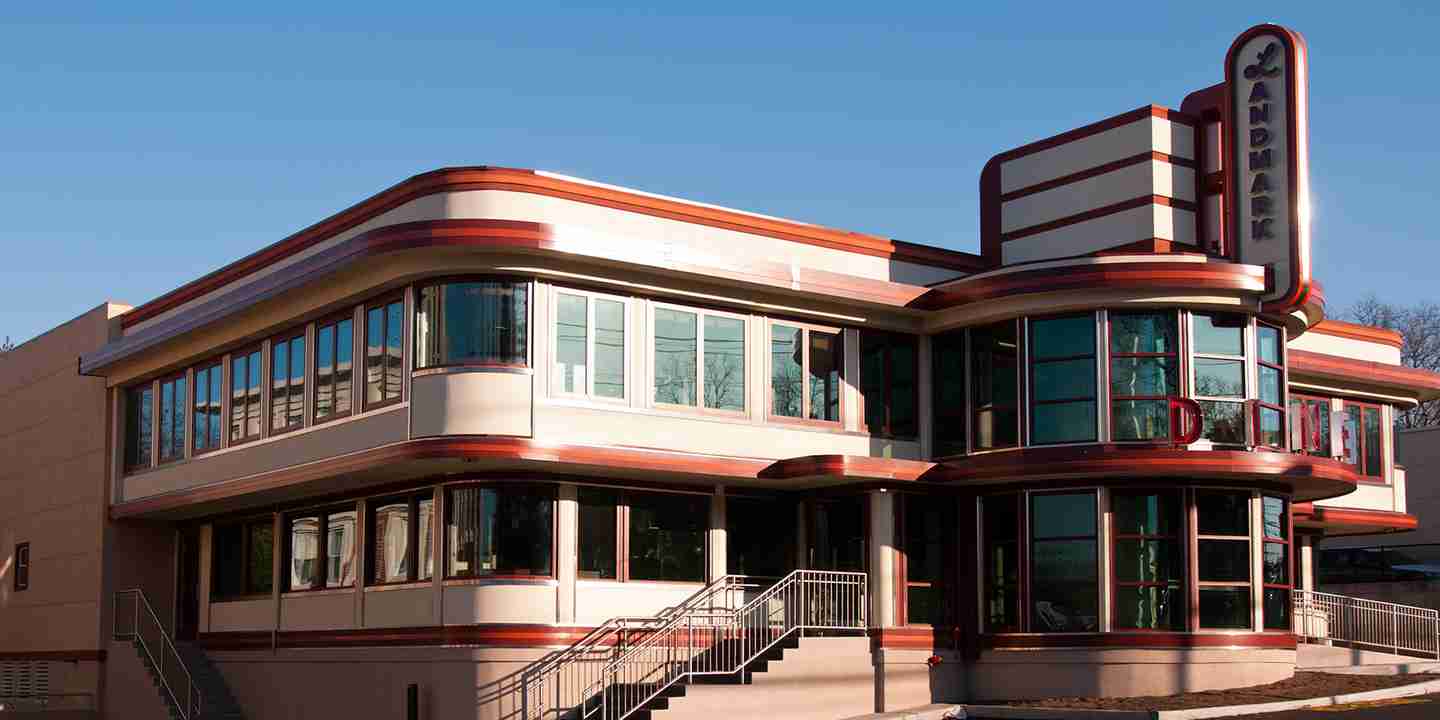 Landmark Diner in Roslyn, NY (2)