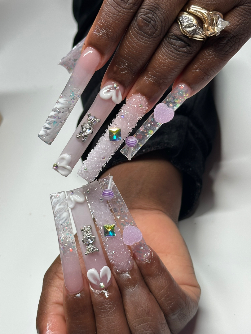 ROYYALT NAILS N BEAUTY LLC in Youngstown, OH