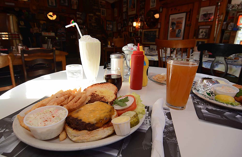 Greunke's First Street Inn & Dining in Bayfield, WI (4)