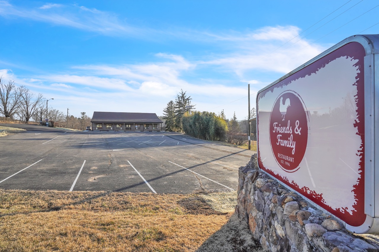 Friends and Family Restaurant, Inc. in Pearisburg, VA