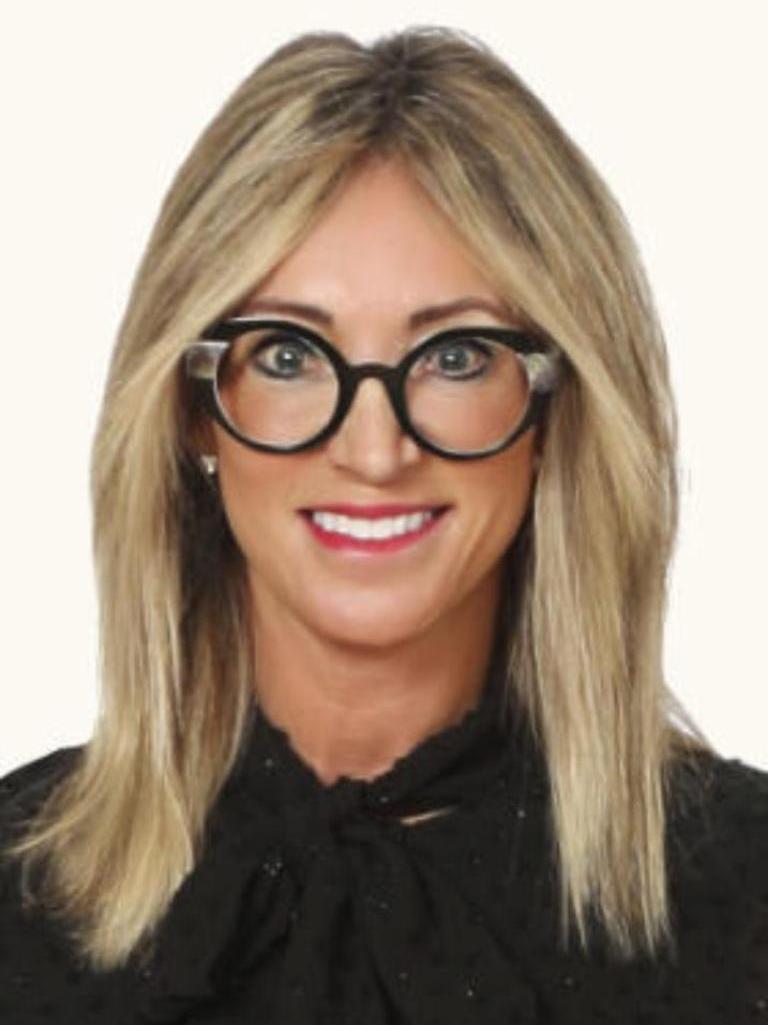 Zoë Van Oss, Broker-Associate, Realtor in Green Bay, WI (4)