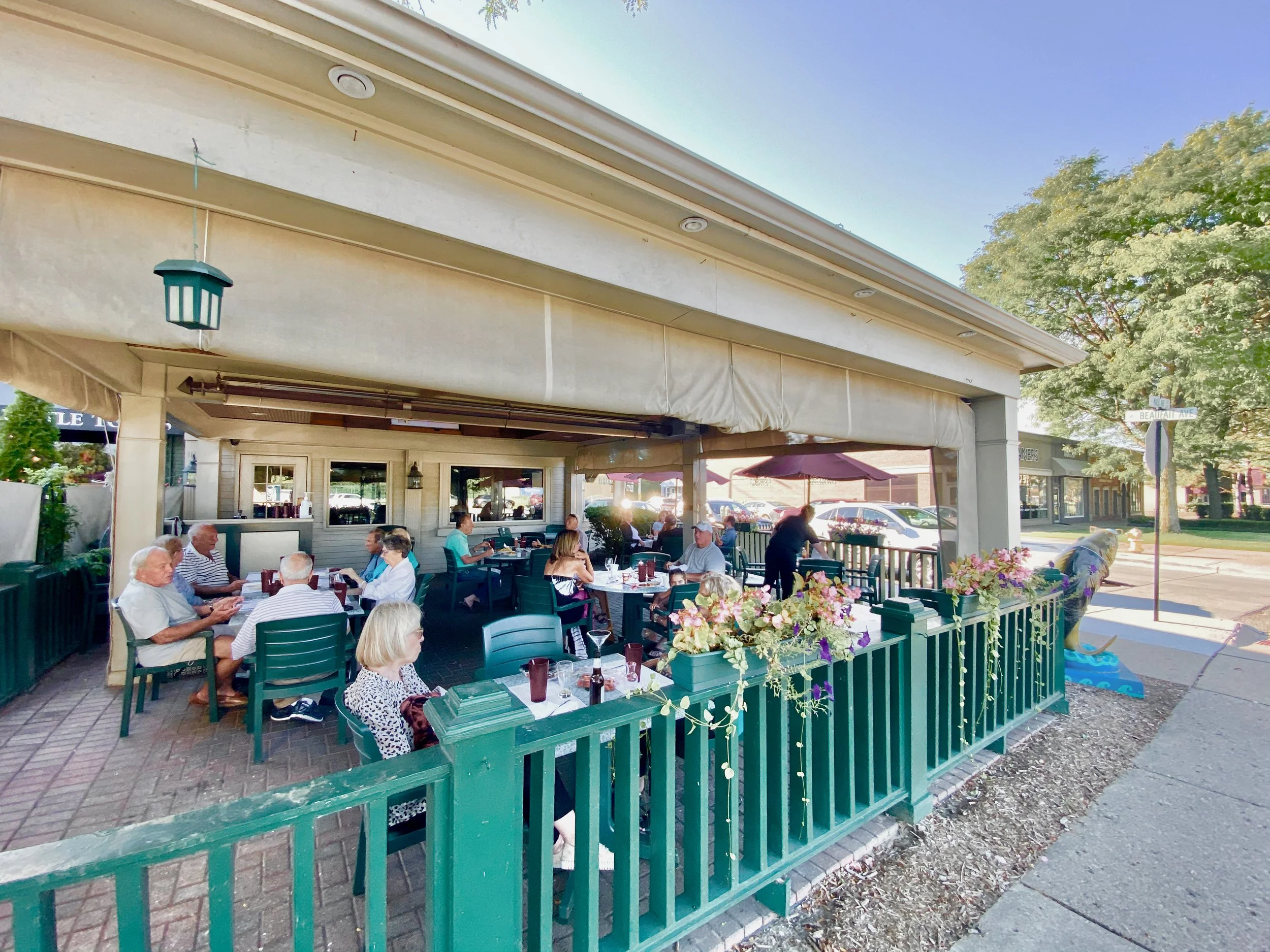 Champs Rotisserie and Seafood in Grosse Pointe Woods, MI (3)