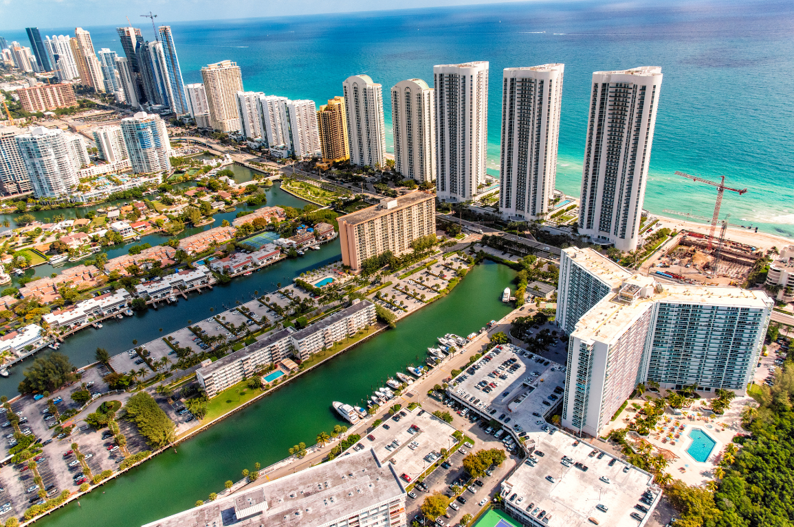 Jennifer Azan | Aventura Luxury Realtor | Condos & Waterfront Homes in Aventura, FL