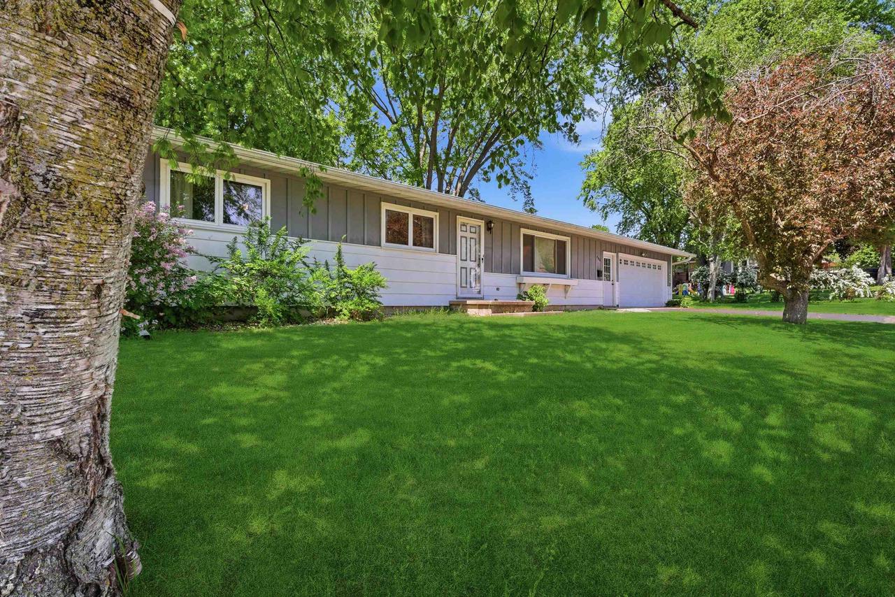 Patti Crump, Better Homes and Gardens Real Estate- Special Properties in Berlin, WI (6)