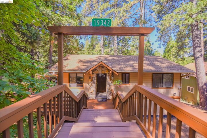 Jolene Meyer Realtor in Sonora, CA (2)