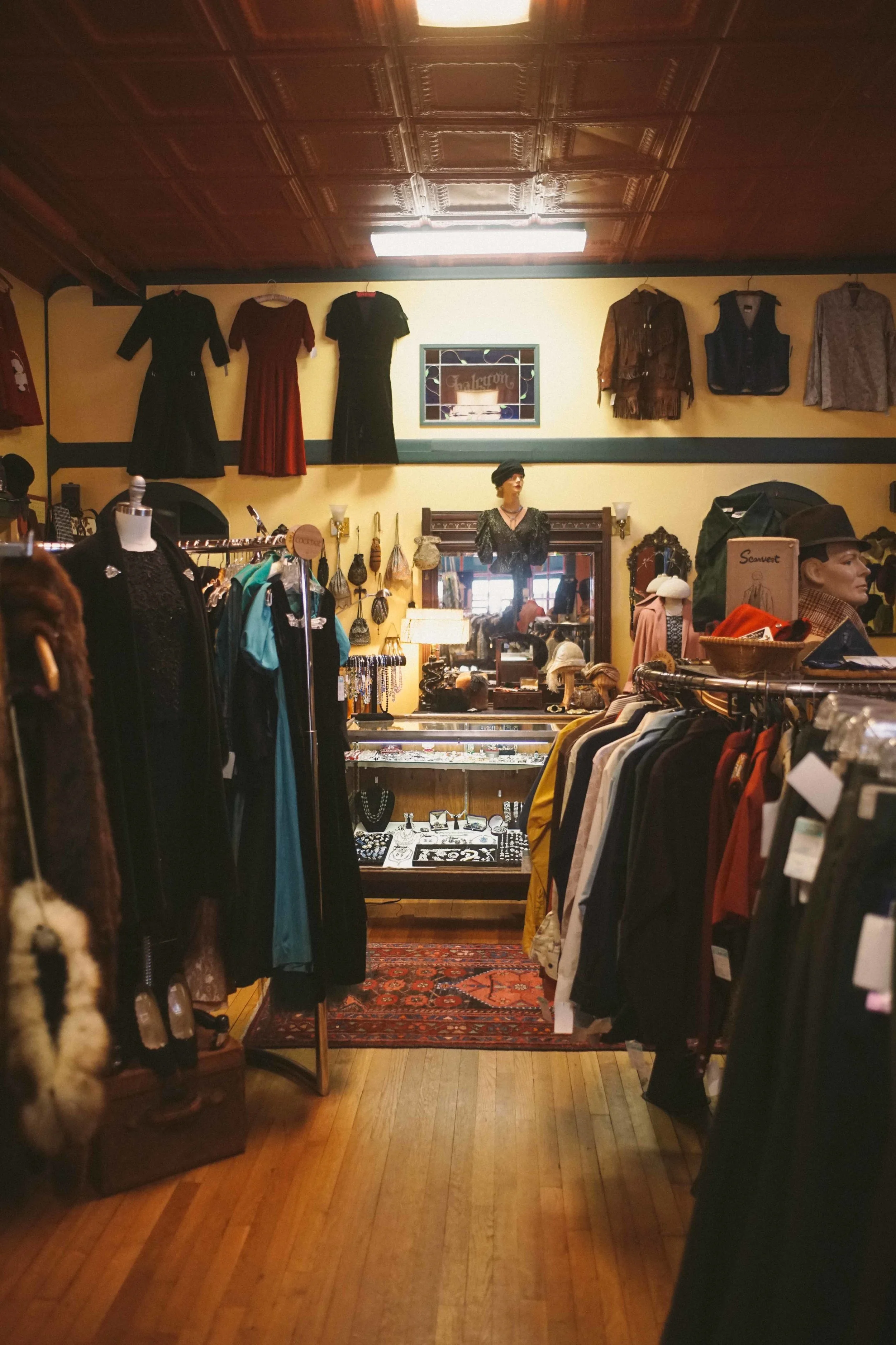 Halcyon Vintage Clothing in Richmond, VA (5)