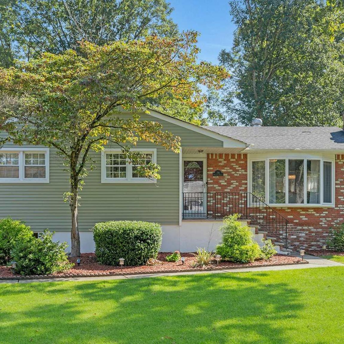 Skylands Real Estate Team in Wyckoff, NJ (4)