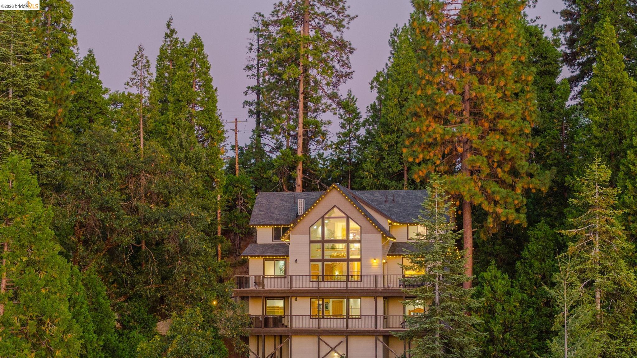 Sarah Pavlacky, REALTOR w RE/MAX Gold in Sonora, CA