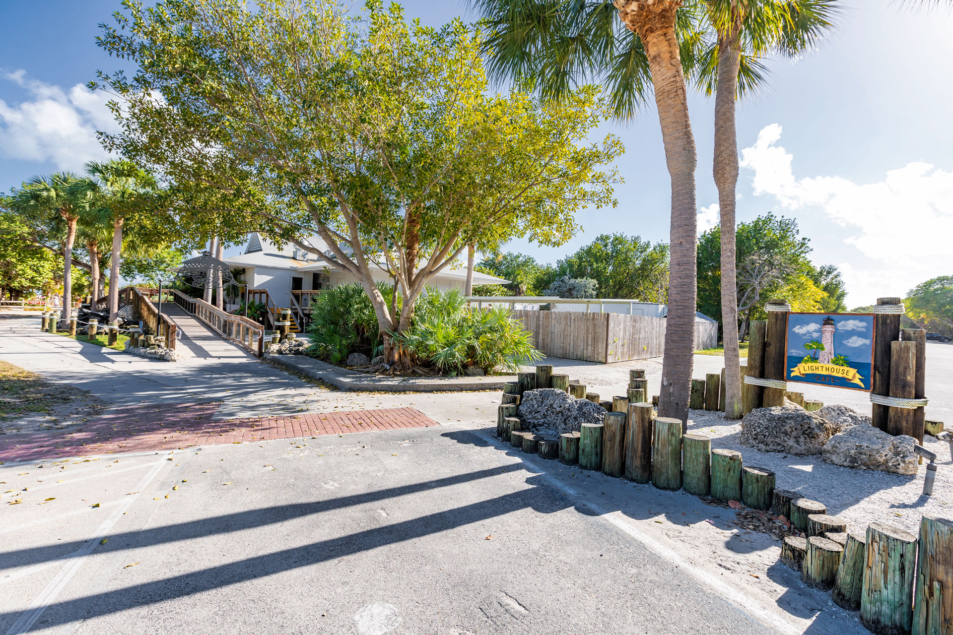 Lighthouse Cafe Inc in Key Biscayne, FL