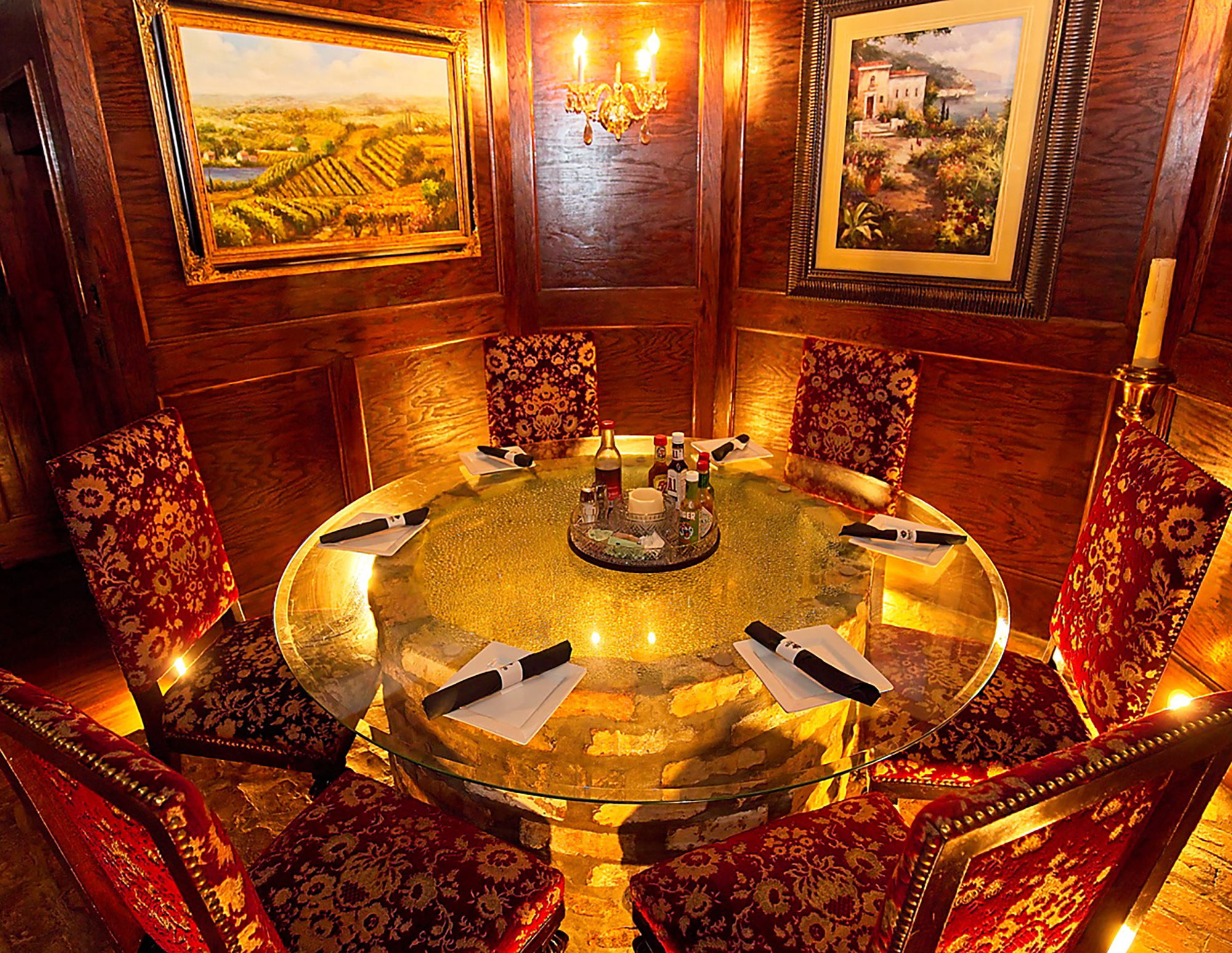 Haywood House Restaurant & Cocktail Bar in Jefferson, TX (4)