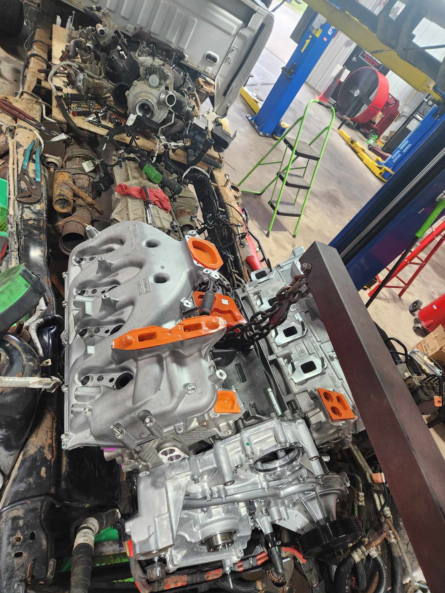B & W Auto Specialist in Sandyville, WV (3)