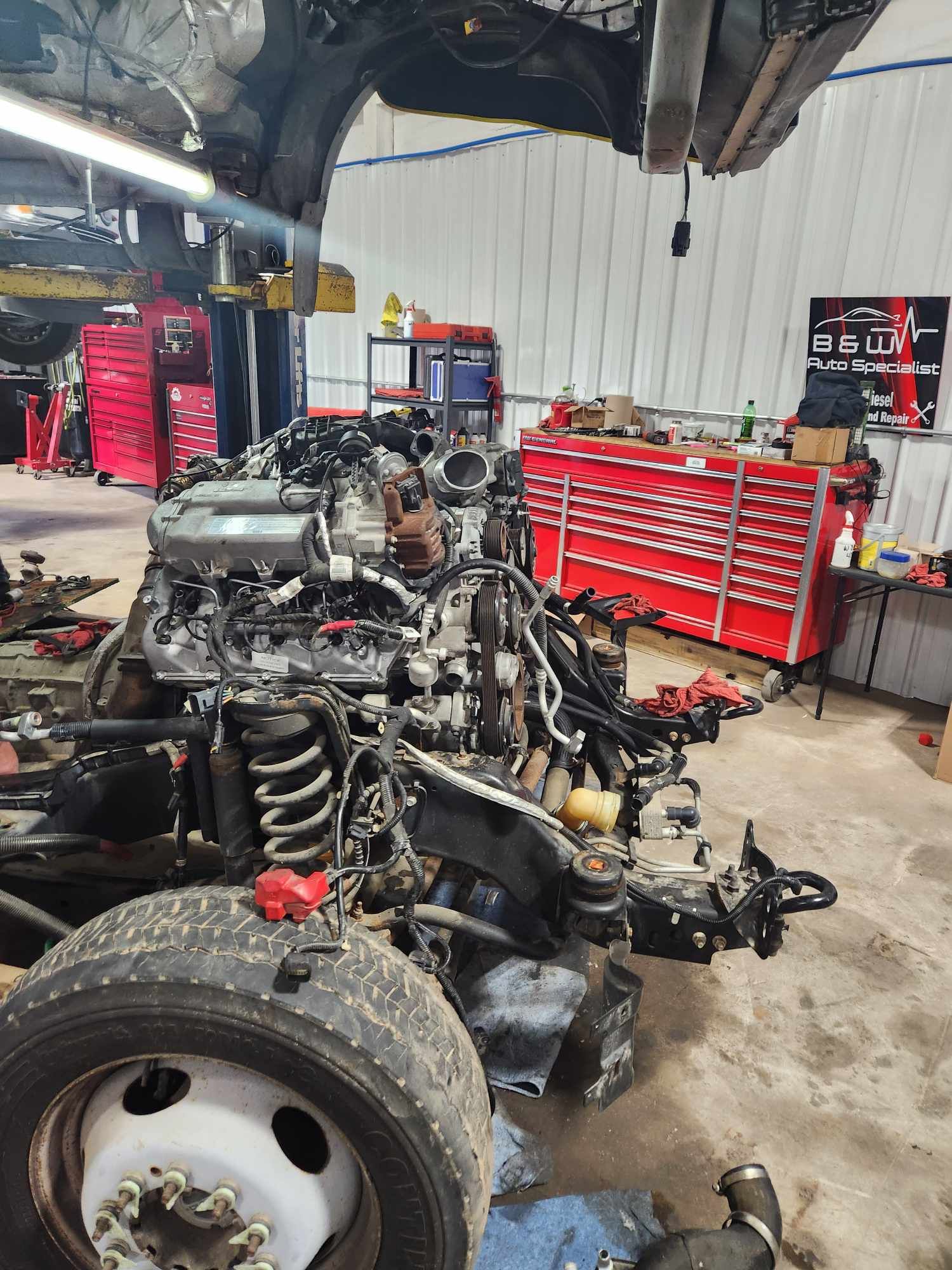 B & W Auto Specialist in Sandyville, WV (6)