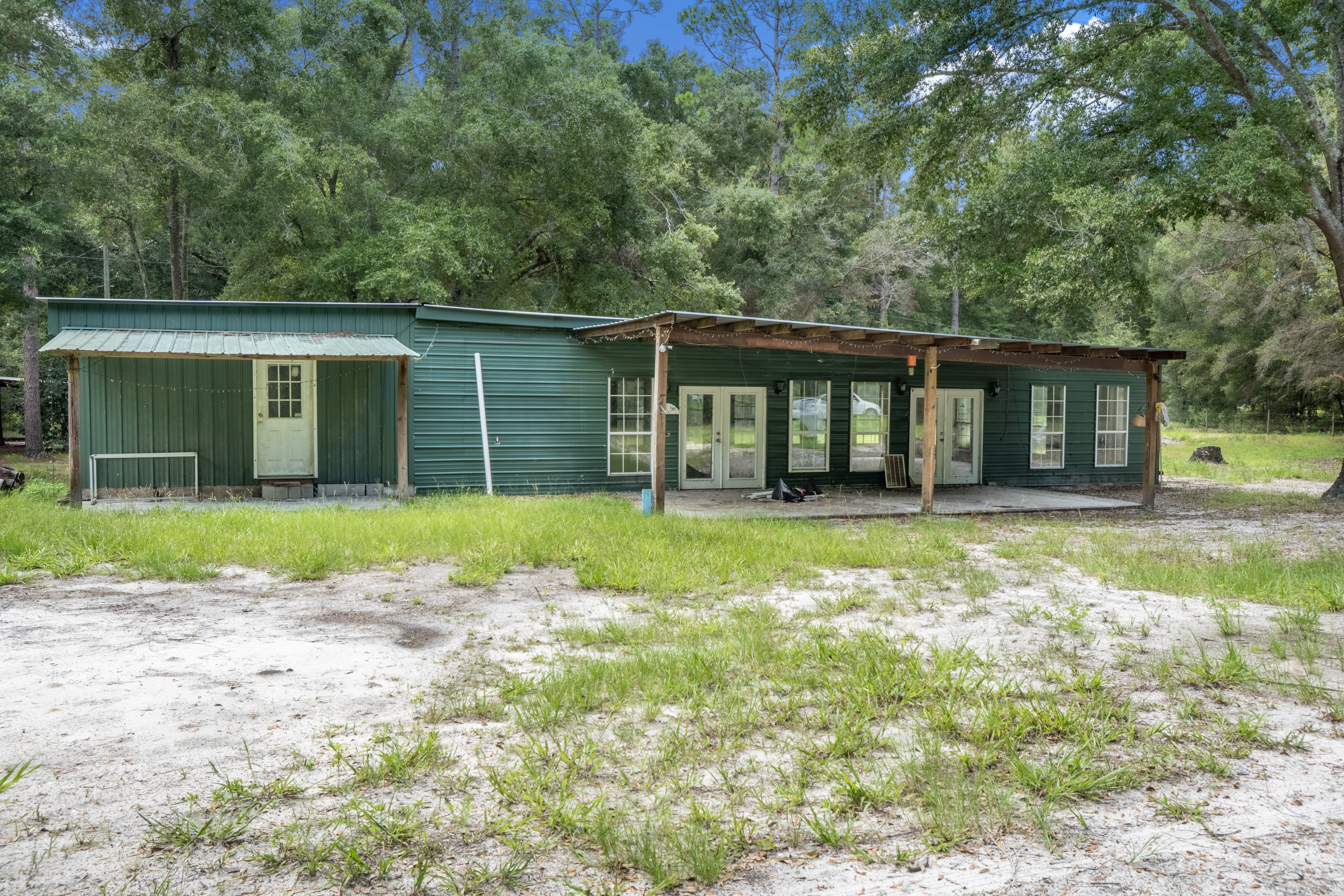 United Country Smith & Associates Inc in Trenton, FL (4)
