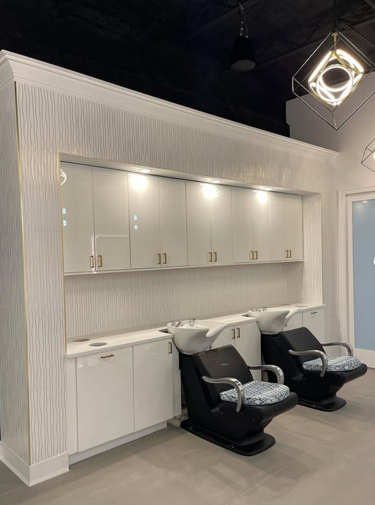 Salon Blu in Malverne, NY (2)