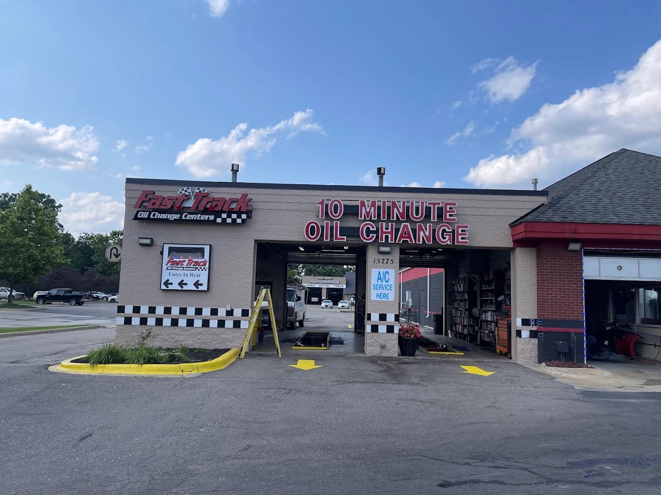 Fast track auto center in Clinton Township, MI (3)