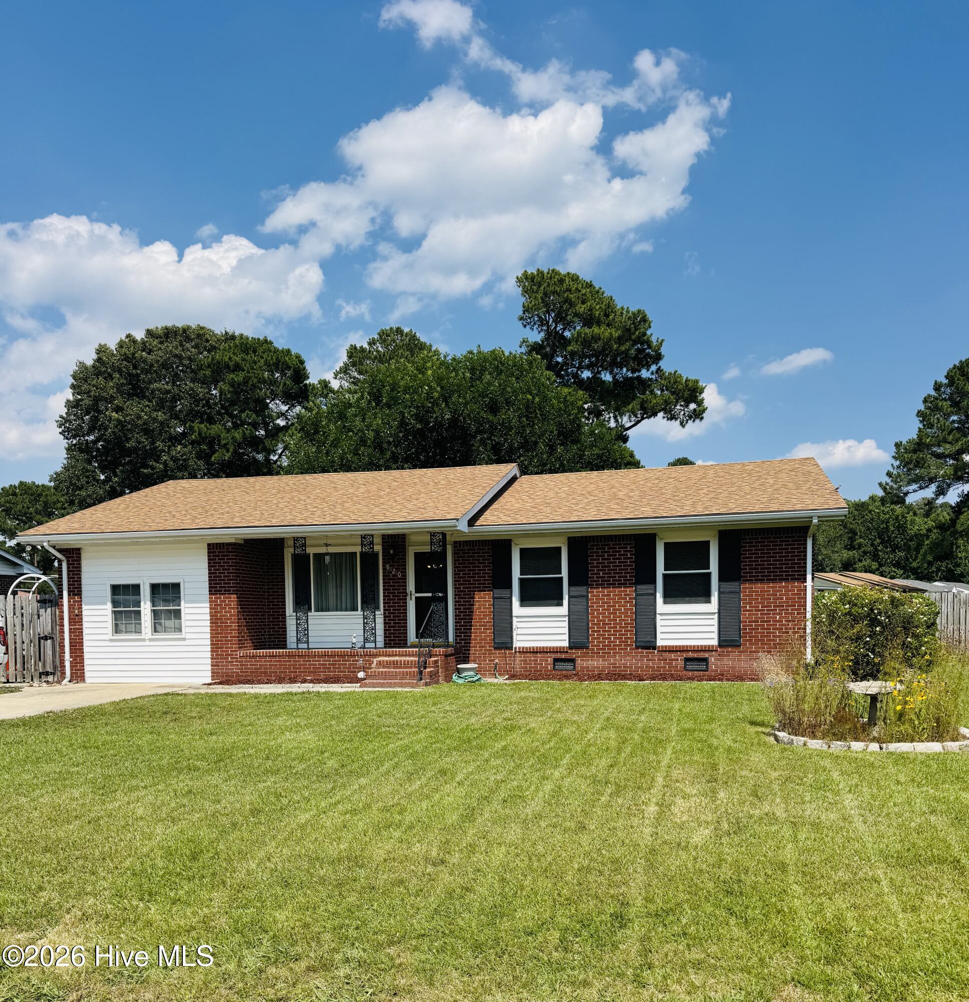 Lynn Bulman, REALTOR® | Howard Hanna Outer Banks Realty in Kill Devil Hills, NC (5)