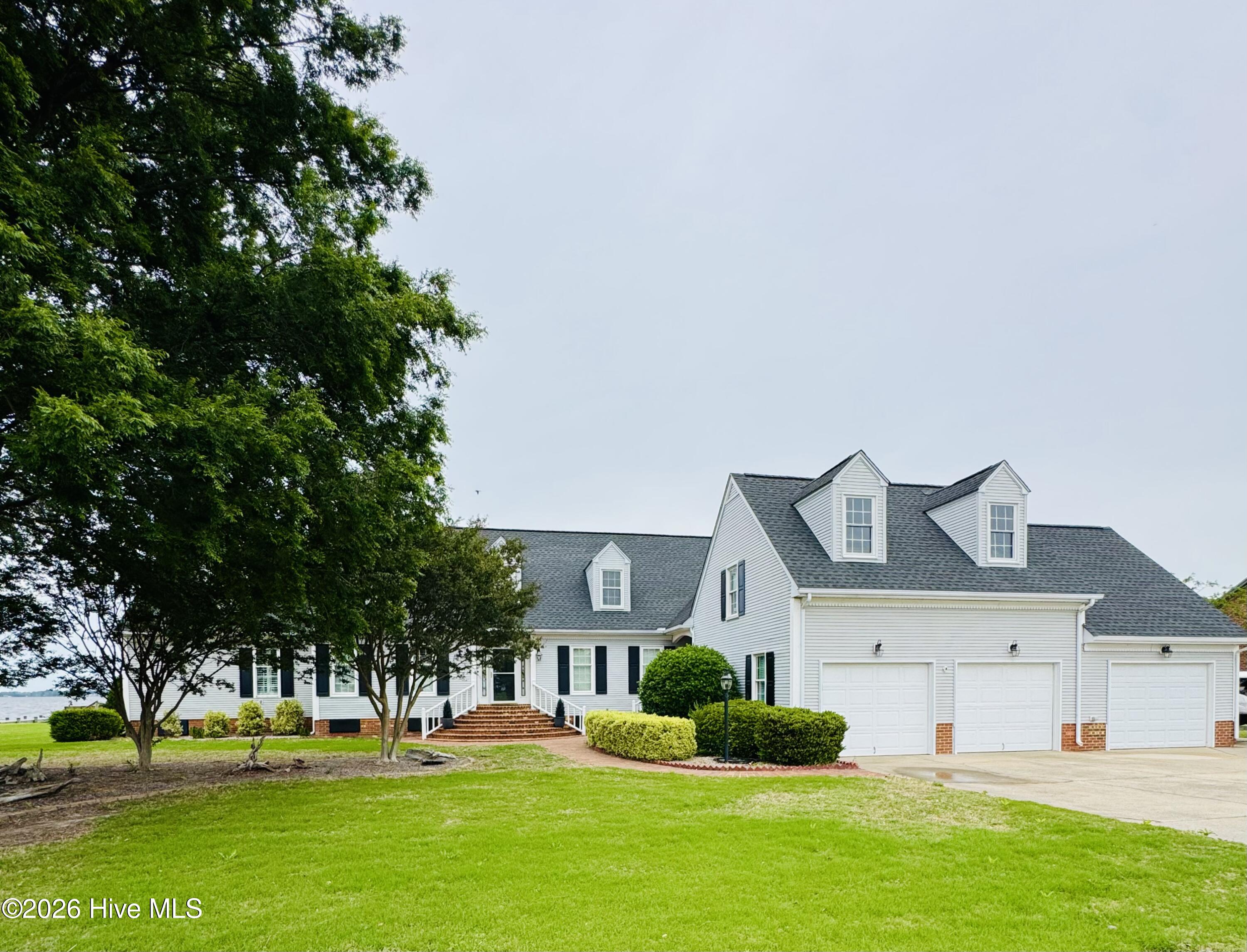 Lynn Bulman, REALTOR® | Howard Hanna Outer Banks Realty in Kill Devil Hills, NC (6)