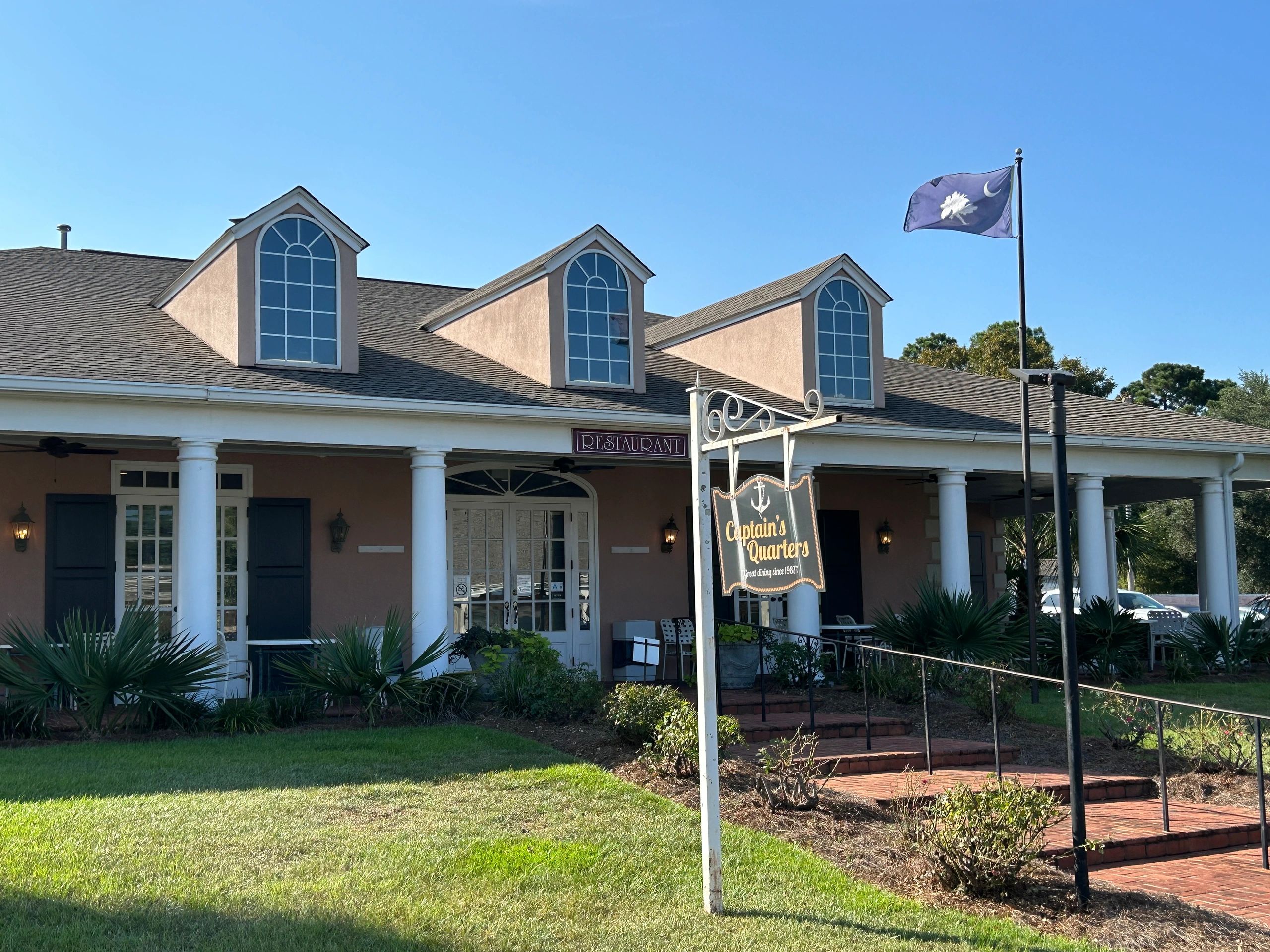 Captain's Quarters Seafood and Steak in Santee, SC
