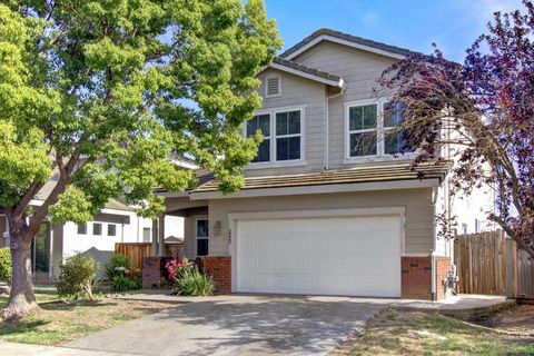 Elizabeth Velasco, REALTOR RE/MAX Gold Elk Grove in Elk Grove, CA (4)