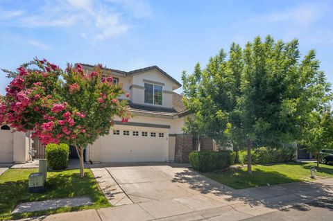 Elizabeth Velasco, REALTOR RE/MAX Gold Elk Grove in Elk Grove, CA (6)