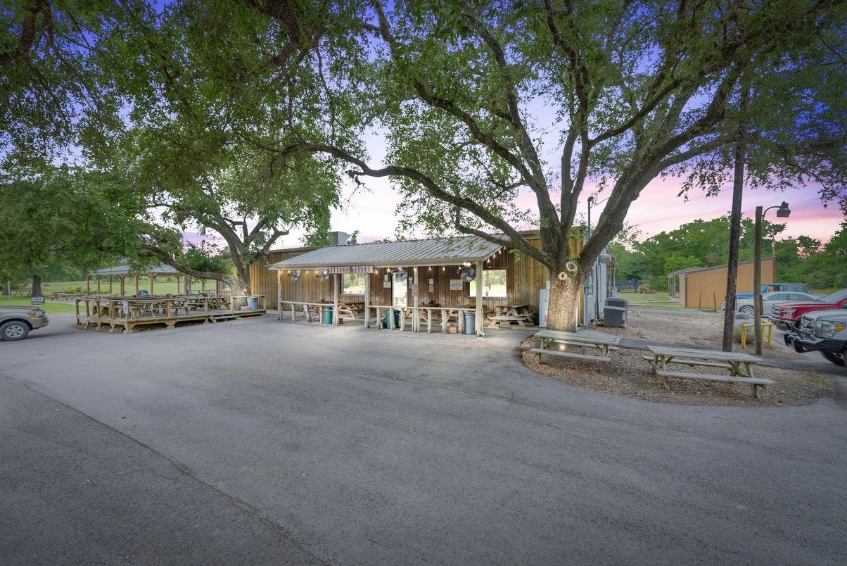 Yankee's Tavern & Grill in Anderson, TX
