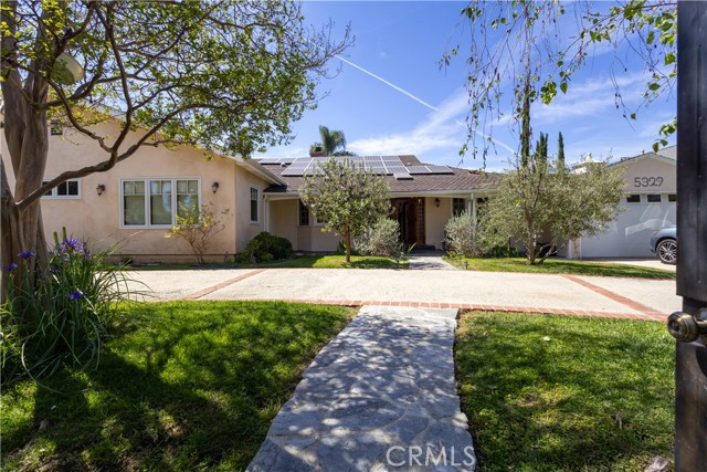 Neveen Farah - LA Real Estate Broker in Sherman Oaks, CA