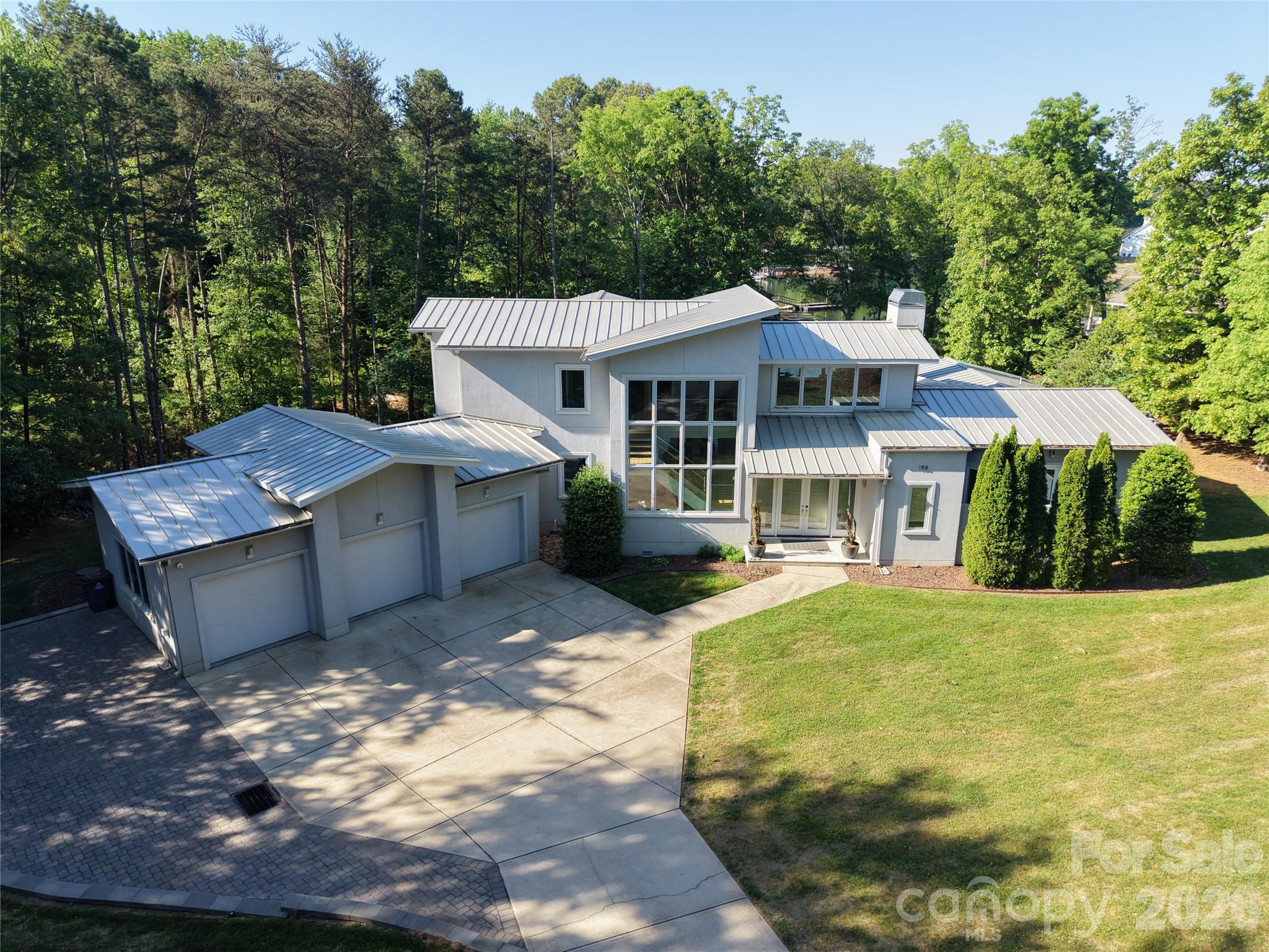 Crystal Fry Real Estate Broker Lake Norman-Titan Realty, Inc in Terrell, NC (4)