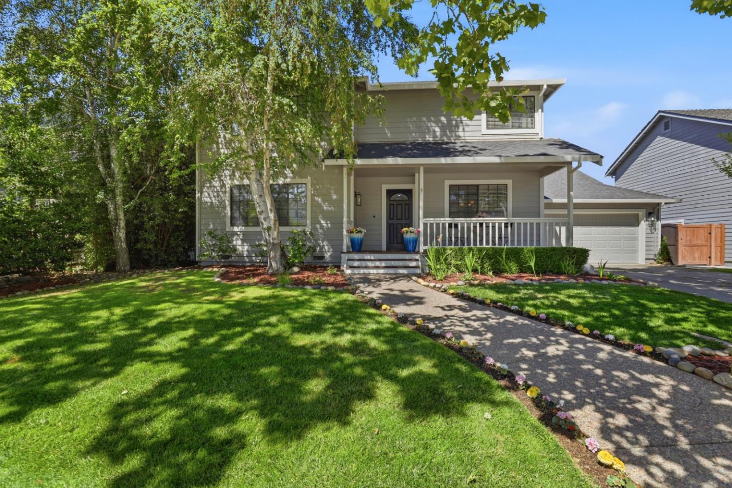 Kimberly Macias, REALTOR® at RE/MAX GOLD in Hollister, CA (2)