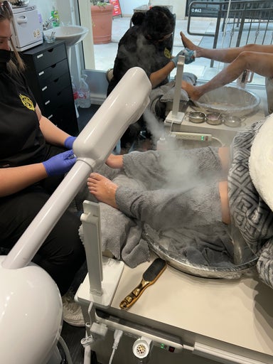 City Nails And Beauty (inside salon republic) in Thousand Oaks, CA
