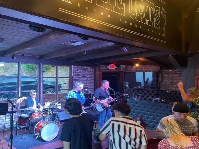 The Cats Restaurant – BBQ, Brunch Buffet & Live Music in Los Gatos, CA (4)