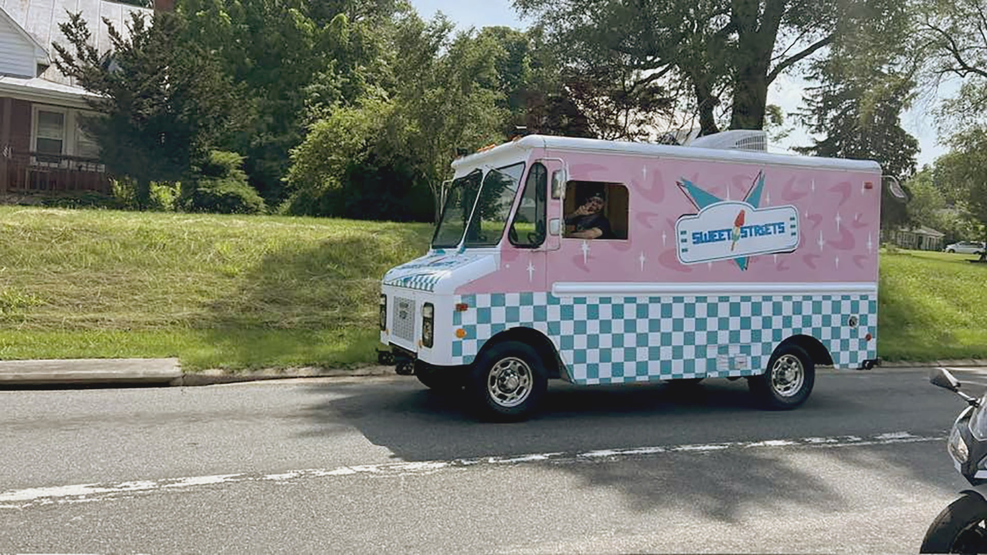 Sweet Streets Ice Cream Truck in Fishersville, VA