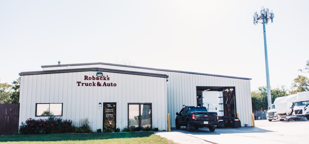 Roback's Truck & Auto, Inc. in Elk Grove Village, IL