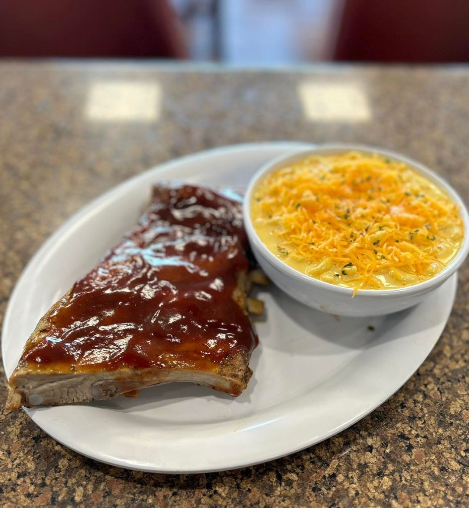 Vik's Diner in Fraser, MI (3)