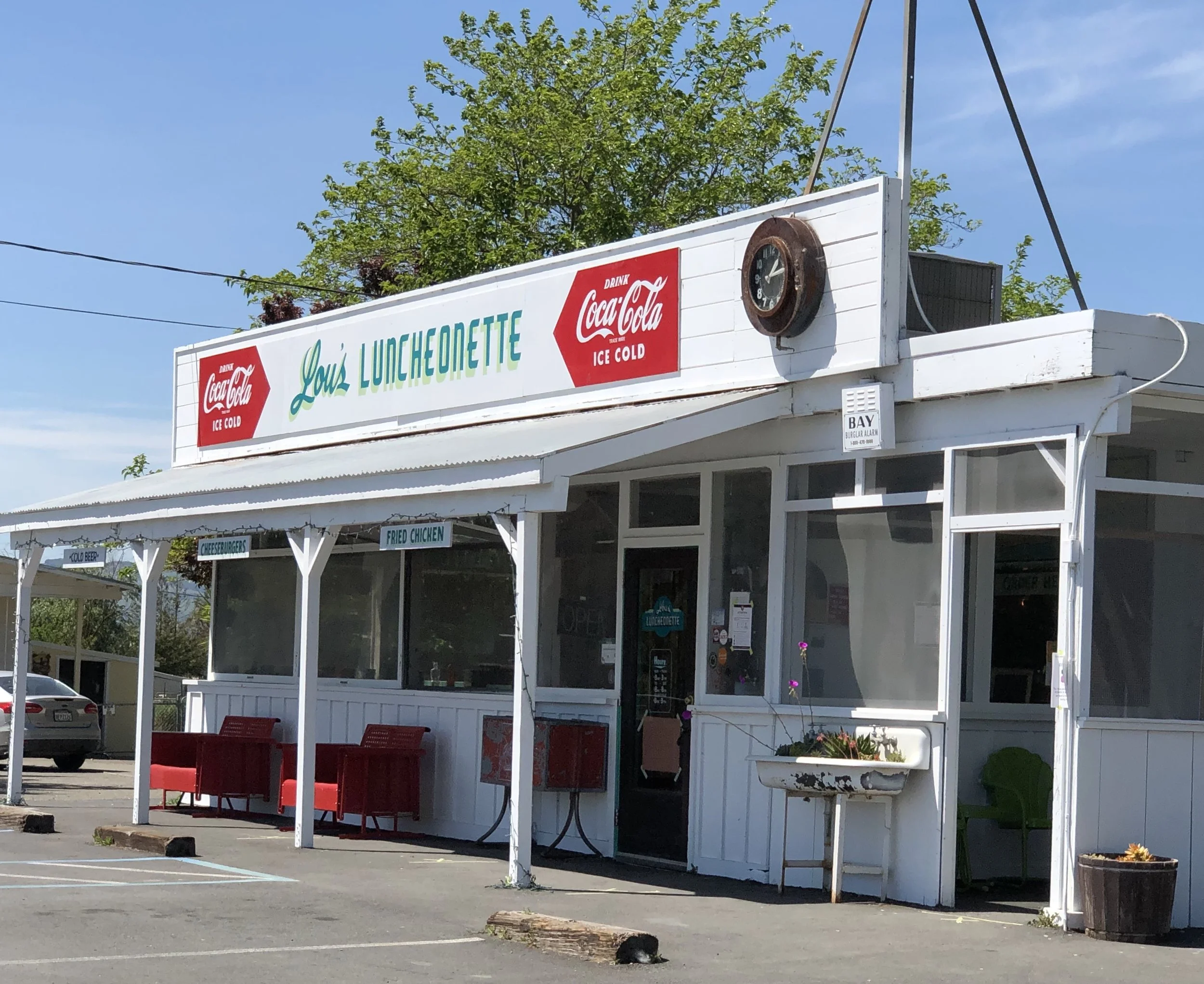 Lou's Luncheonette in Sonoma, CA