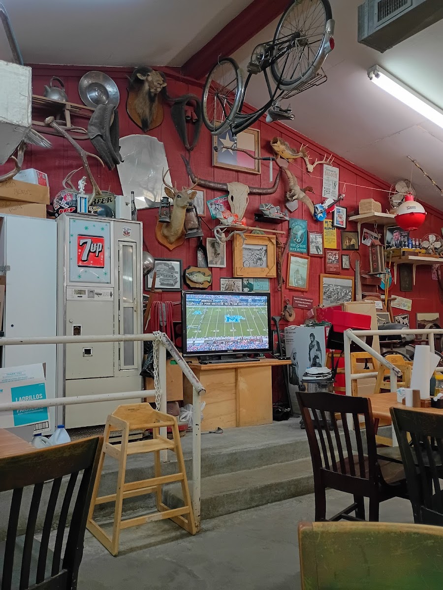 Fish Pond Cafe in Willis, TX