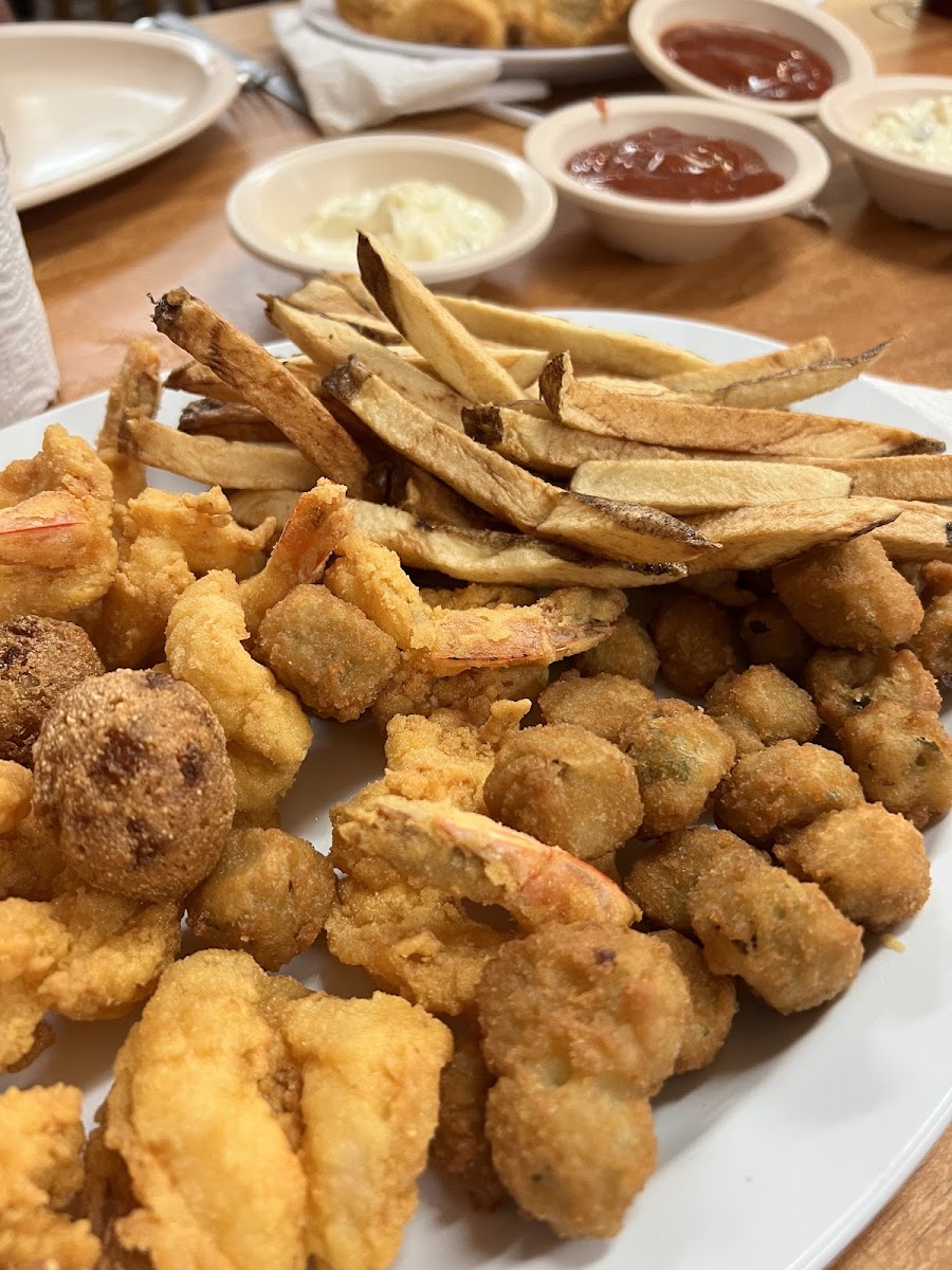 Fish Pond Cafe in Willis, TX (4)