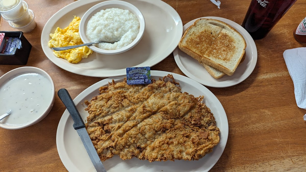 Fish Pond Cafe in Willis, TX (6)