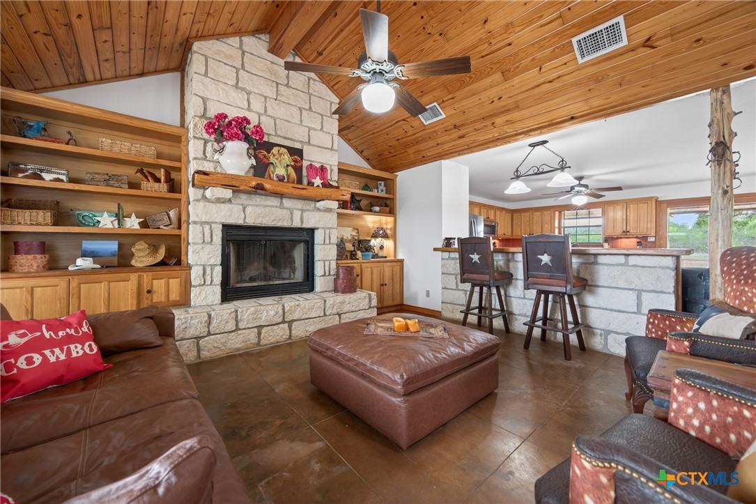 Rodgers Realty Team - Dee Rodgers in Lockhart, TX (2)