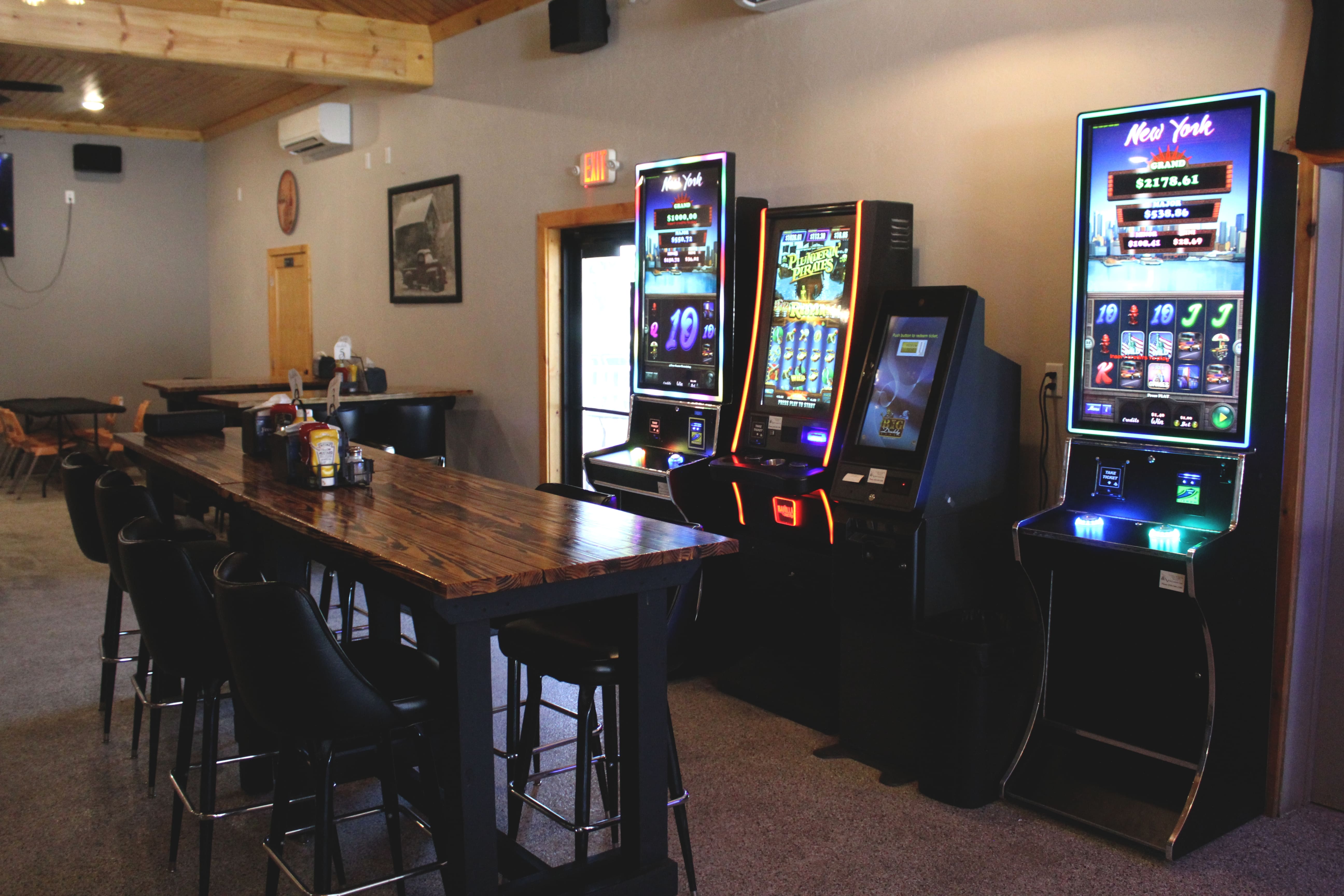 Shakey Joe's Bar & Grill in Mt Calvary, WI (4)