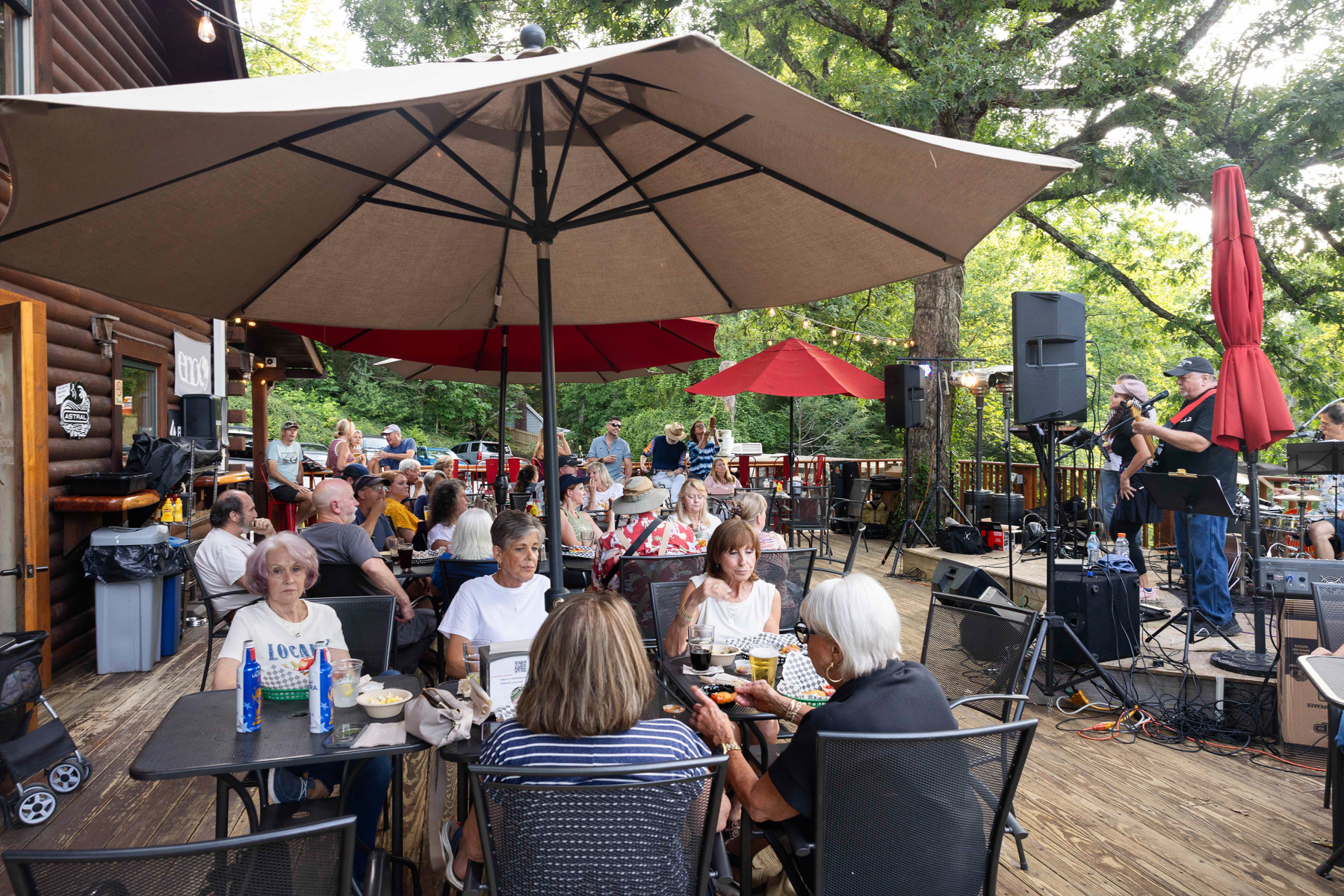 Green River Eddy's Tap Room & Grill in Saluda, NC