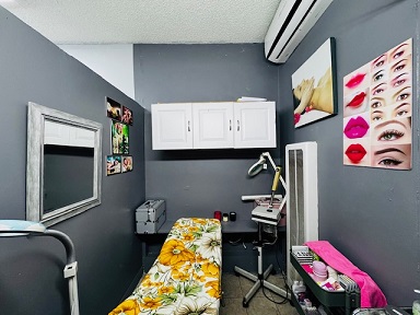 Mini Nails & Spa in Lakewood, CA (4)