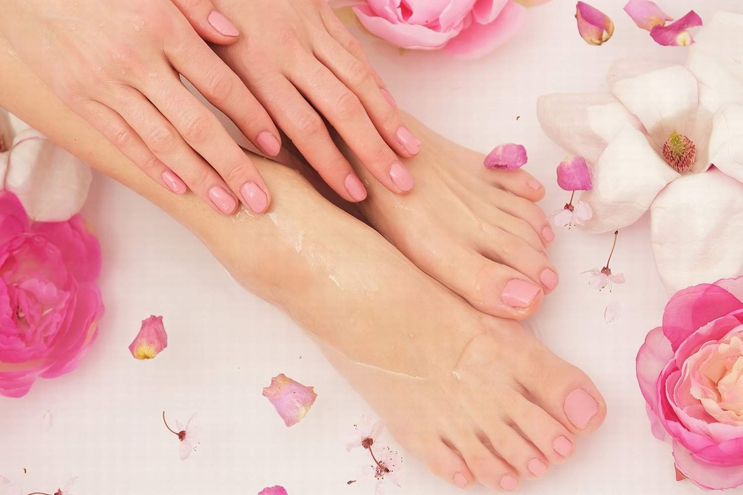 Mini Nails & Spa in Lakewood, CA (5)