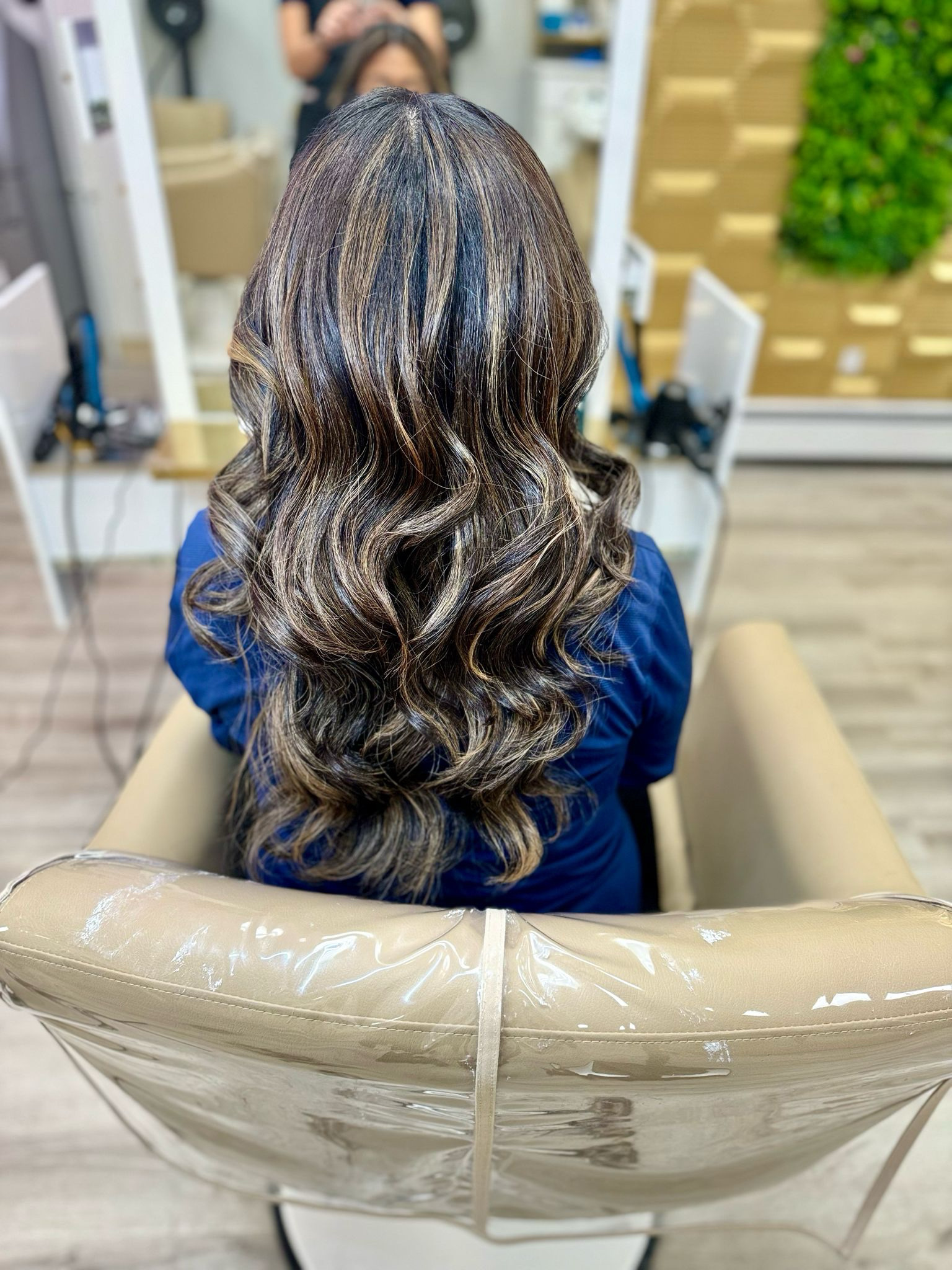 VLUX Beauty Bar in Bergenfield, NJ