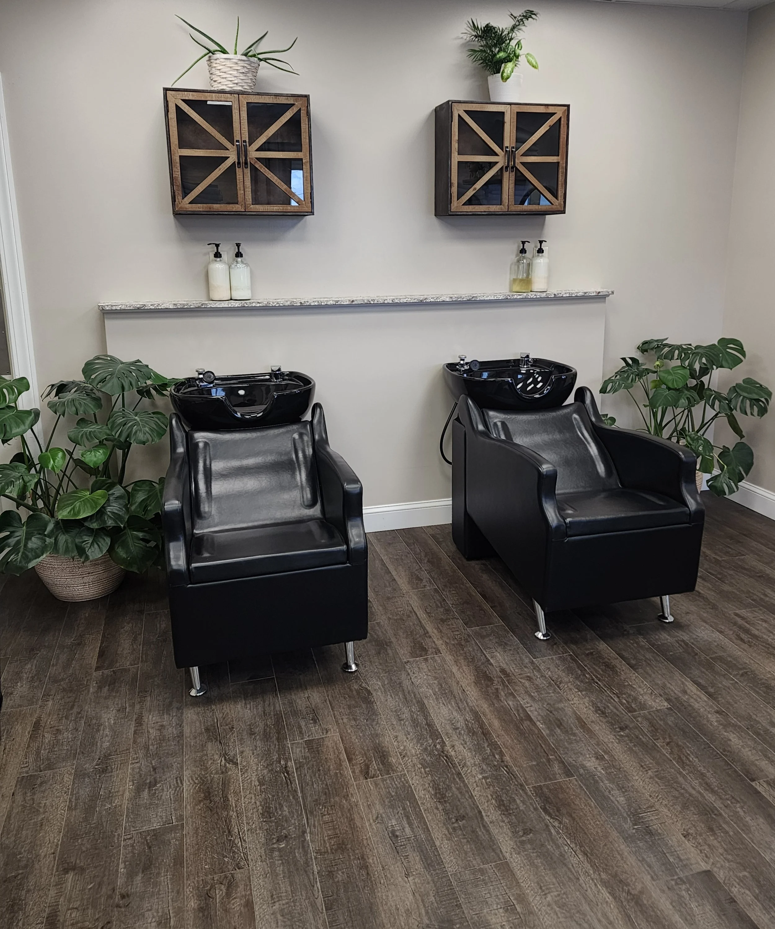 Salon 17 in Painesville, OH