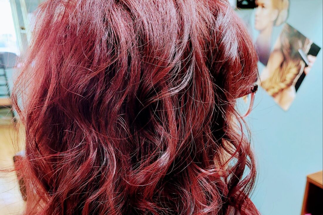 Hair Is My Business: Unisex Salon in Fort Pierce, FL