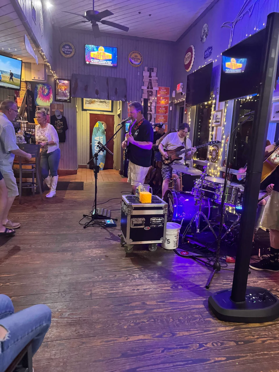 Shipwrecks Taphouse & Grill in Kitty Hawk, NC (2)